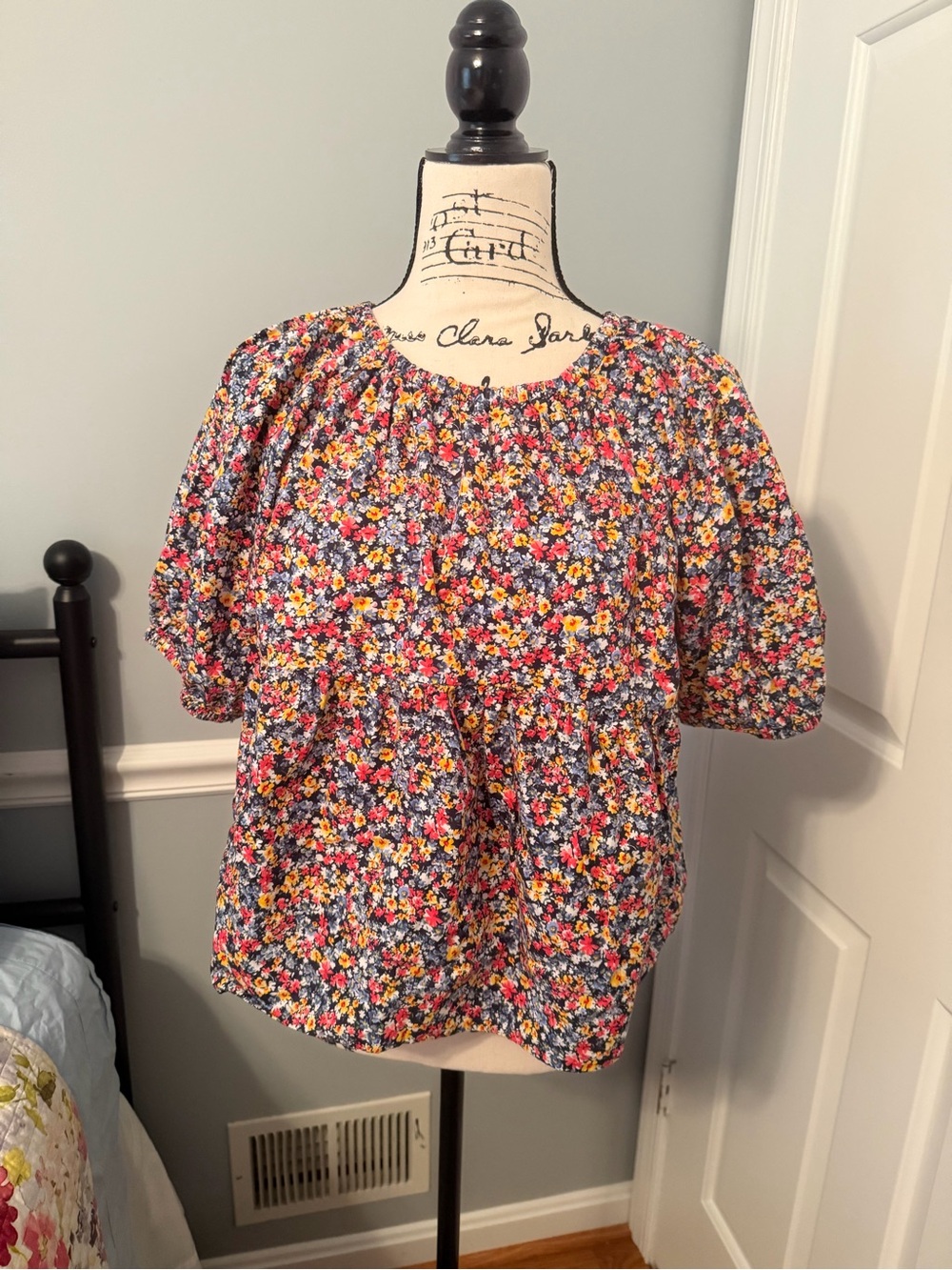 Floral Puff-Sleeve Blouse